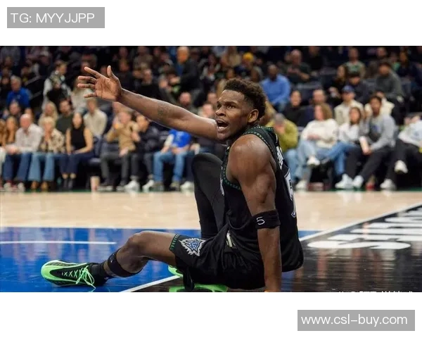 爱德华兹半场状态低迷仅得7分四项数据表现平平引发关注